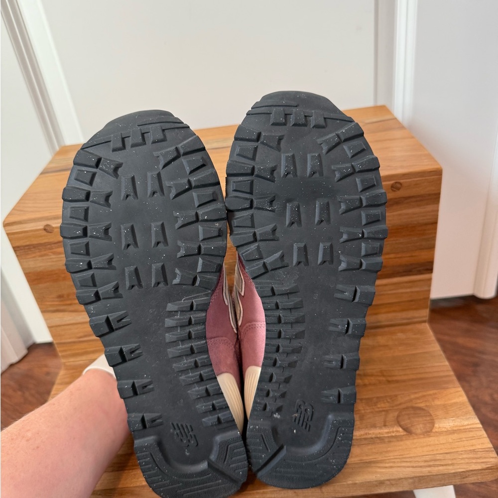 New Balance 574 Sneaker | Rosewood color | Size 8.5 - Picture 6 of 8